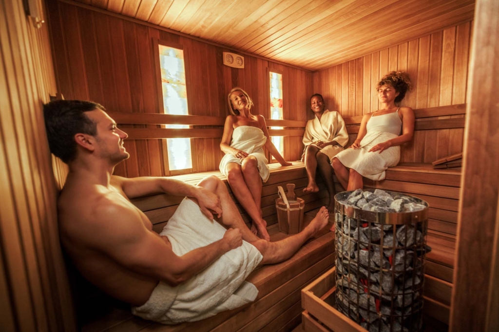 Saunasten lagrer varme og skaber den klassiske sauna damp
