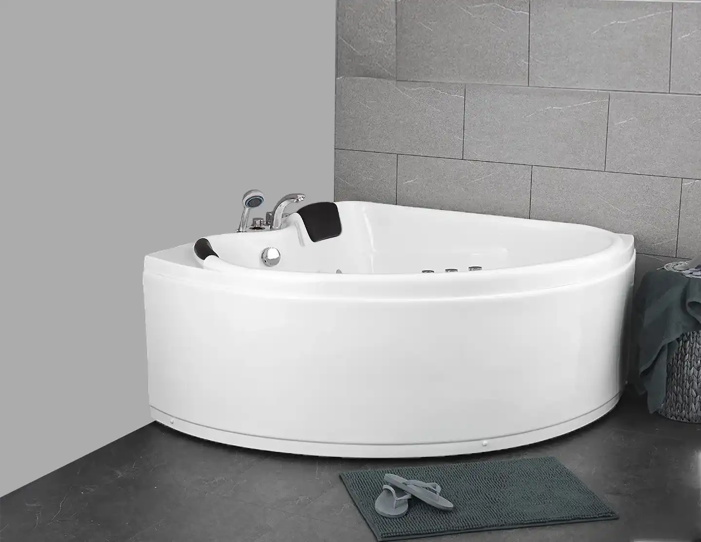 Classic indespa 1030, 150 cm venstredrejet i et badeværelsesmiljø. | SPA Kompaniet.