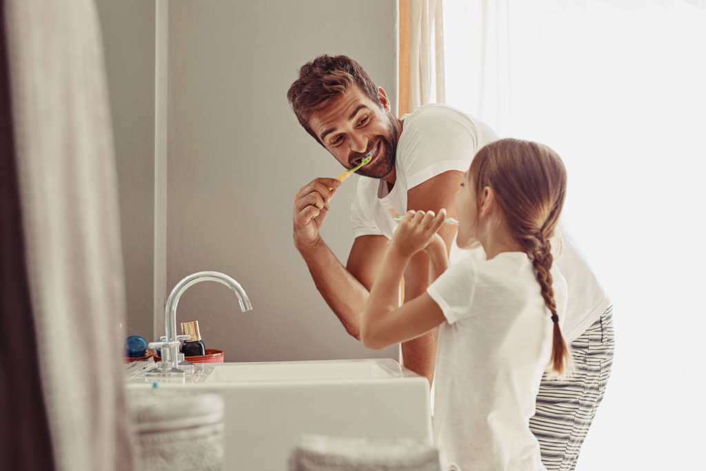 Moderne bademøbler og vask fra SPA Kompaniet i høj kvalitet med Solid Surface og soft-luk skuffer
